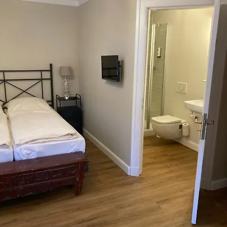 Im Kaffeehaus Heldt 3*